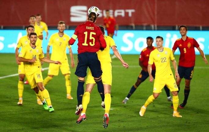 Thần đồng Barcelona tỏa sáng, Tây Ban Nha thắng vùi dập Ukraine - Ảnh 3.