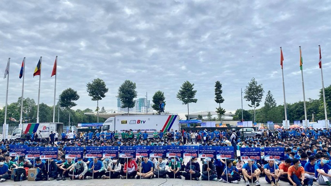 Kỷ lục gia SEA Games 30 Nguyễn Thị Oanh vô địch giải chạy Chào năm mới - Ảnh 1. Kỷ lục gia SEA Games 30 Nguyễn Thị Oanh vô địch giải chạy Chào năm mới - Ảnh 1.
