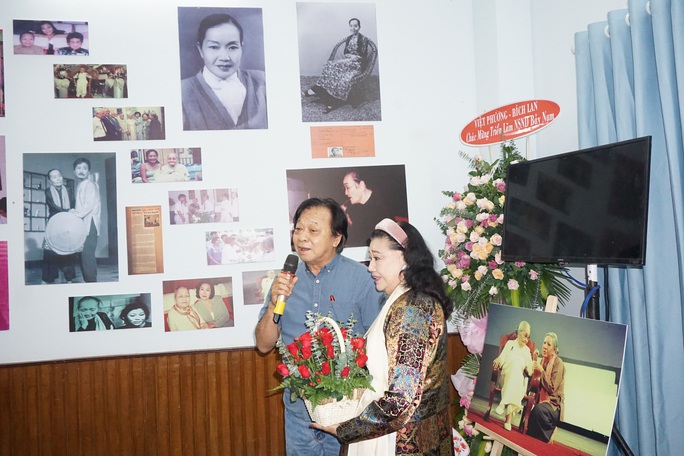 Kỳ nữ Kim Cương vẫn làm Nghệ sĩ tri âm lần 7 dù gặp khó đủ điều - Ảnh 4. Kỳ nữ Kim Cương vẫn làm Nghệ sĩ tri âm lần 7 dù gặp khó đủ điều - Ảnh 4.