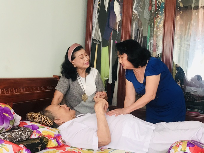 Kỳ nữ Kim Cương vẫn làm Nghệ sĩ tri âm lần 7 dù gặp khó đủ điều - Ảnh 2. Kỳ nữ Kim Cương vẫn làm Nghệ sĩ tri âm lần 7 dù gặp khó đủ điều - Ảnh 2.