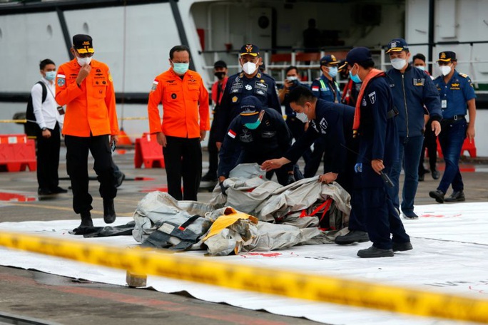 Nguyên nhân vụ máy bay Indonesia rơi sắp được hé lộ - Ảnh 1.