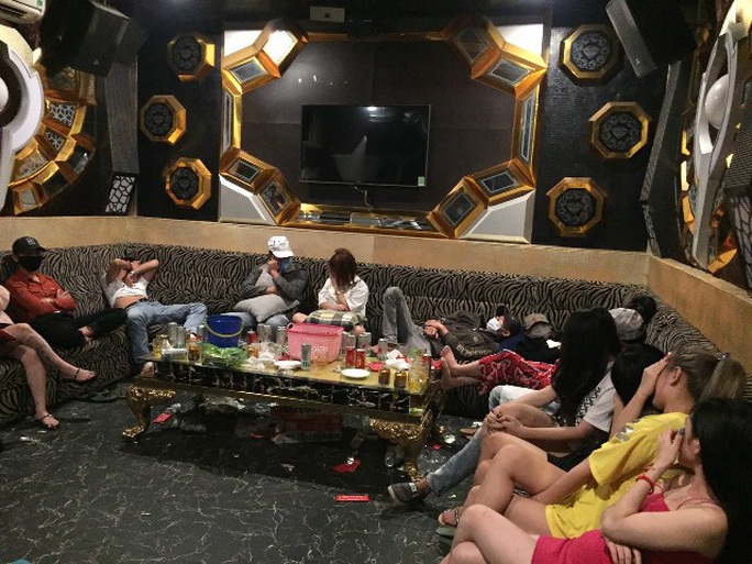 47 nam nữ phê ma túy trong quán karaoke ở Quảng Nam - Ảnh 4.