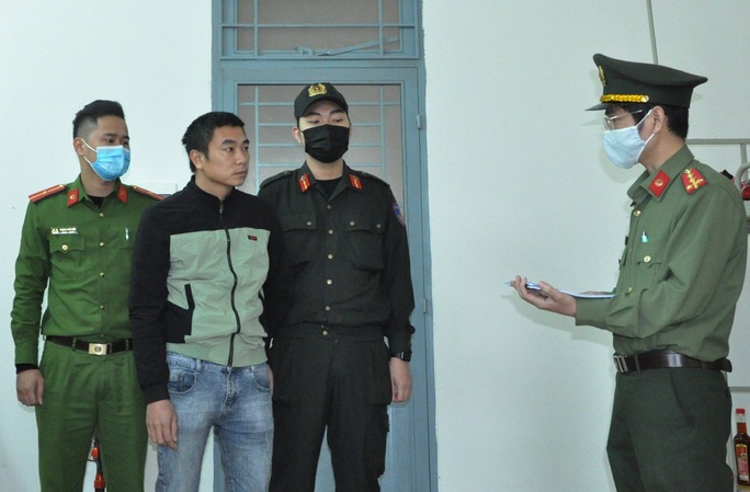 Đà Nẵng: Bắt giam 2 tài xế nhận chở người Trung Quốc nhập cảnh trái phép - Ảnh 1. Đà Nẵng: Bắt giam 2 tài xế nhận chở người Trung Quốc nhập cảnh trái phép - Ảnh 1.