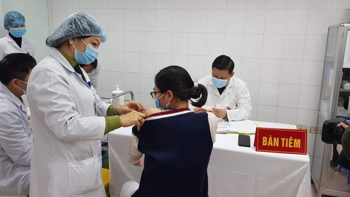 CLIP: Tiêm vắc-xin Covid-19 liều cao nhất cho nữ tình nguyện viên - Ảnh 1. CLIP: Tiêm vắc-xin Covid-19 liều cao nhất cho nữ tình nguyện viên - Ảnh 1.