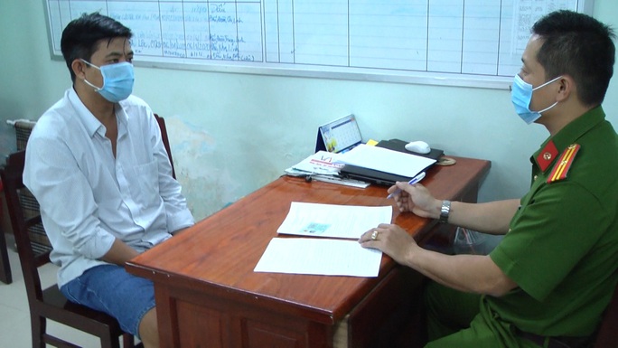 CLIP: Lời khai của đối tượng chọn cao tốc Lộ Tẻ - Rạch Sỏi vận chuyển hàng cấm - Ảnh 4. CLIP: Lời khai của đối tượng chọn cao tốc Lộ Tẻ - Rạch Sỏi vận chuyển hàng cấm - Ảnh 4.