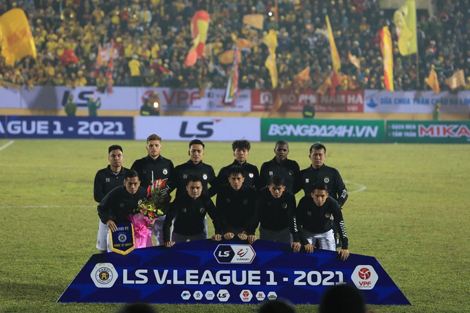 Hà Nội FC thất bại nặng nề ngày ra quân V-League 2021 - Ảnh 1.