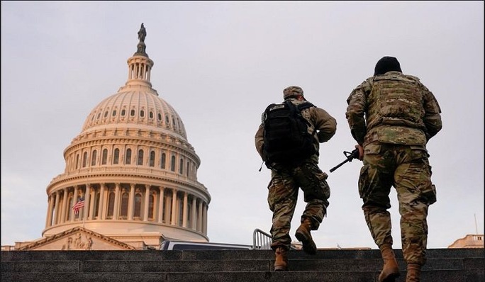 Mỹ: Hàng chục ngàn Vệ binh Quốc gia không ngừng đổ về Washington - Ảnh 6.