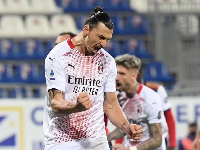 Ibrahimovic hâm nóng cuộc đua song mã Serie A - Ảnh 1.