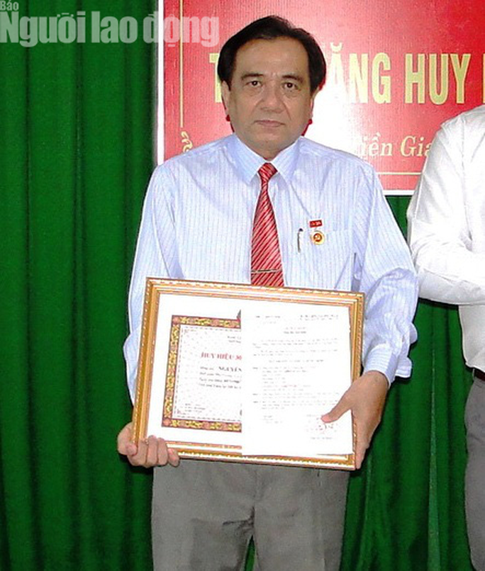 NÓNG: Bắt khẩn cấp Chánh Văn phòng Sở Y tế Tiền Giang - Ảnh 1. NÓNG: Bắt khẩn cấp Chánh Văn phòng Sở Y tế Tiền Giang - Ảnh 1.