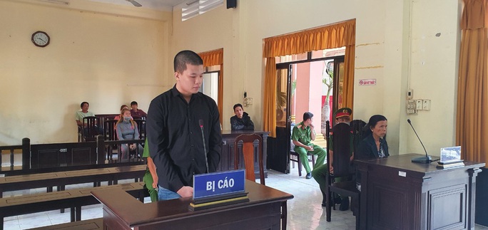 CLIP: Bị đánh vì... con chó, con trai giết người tình đồng tính của mẹ - Ảnh 2. CLIP: Bị đánh vì... con chó, con trai giết người tình đồng tính của mẹ - Ảnh 2.