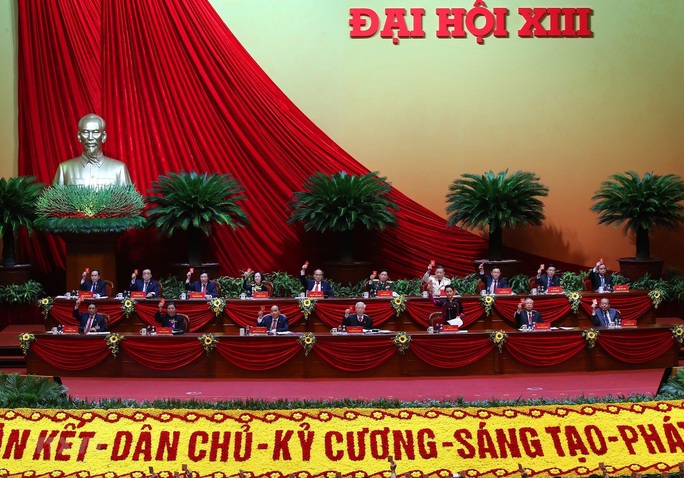 Bầu Đoàn Chủ tịch Đại hội XIII gồm 17 thành viên - Ảnh 1.