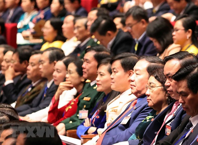 Thủ tướng Nguyễn Xuân Phúc điều hành ngày làm việc thứ ba của Đại hội XIII - Ảnh 8.