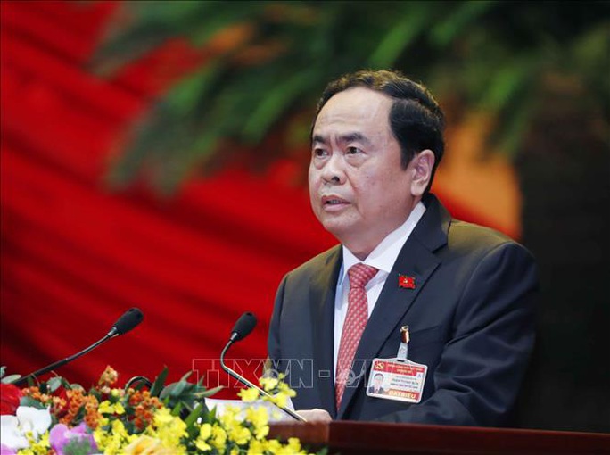 Thủ tướng Nguyễn Xuân Phúc điều hành ngày làm việc thứ ba của Đại hội XIII - Ảnh 4.