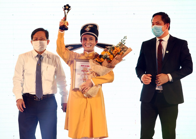 Gala Mai Vàng 2021 - “Tết yêu thương”: Huỳnh Lập khuấy động với Táo quân du Xuân - Ảnh 6.