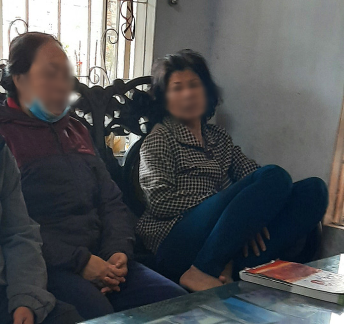 Vỡ hụi tiền tỉ, tiểu thương chợ Vườn Lài ngất xỉu - Ảnh 2.