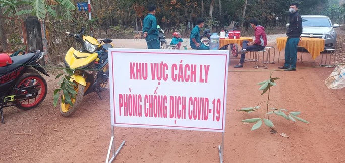 Bình Dương: Cho học sinh nghỉ học sau khi phát hiện trường hợp dương tính với Covid-19 - Ảnh 1.