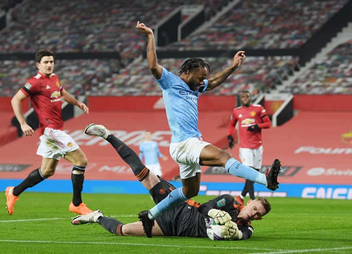 Lập cú đúp ở Old Trafford, Man City đoạt vé chung kết League Cup - Ảnh 2.