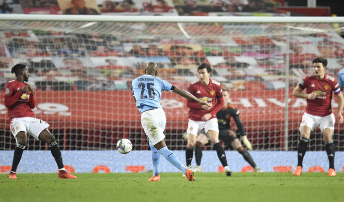 Lập cú đúp ở Old Trafford, Man City đoạt vé chung kết League Cup - Ảnh 6.