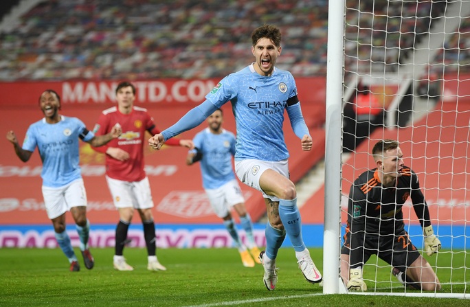 Lập cú đúp ở Old Trafford, Man City đoạt vé chung kết League Cup - Ảnh 4.