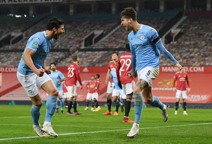 Lập cú đúp ở Old Trafford, Man City đoạt vé chung kết League Cup - Ảnh 5.