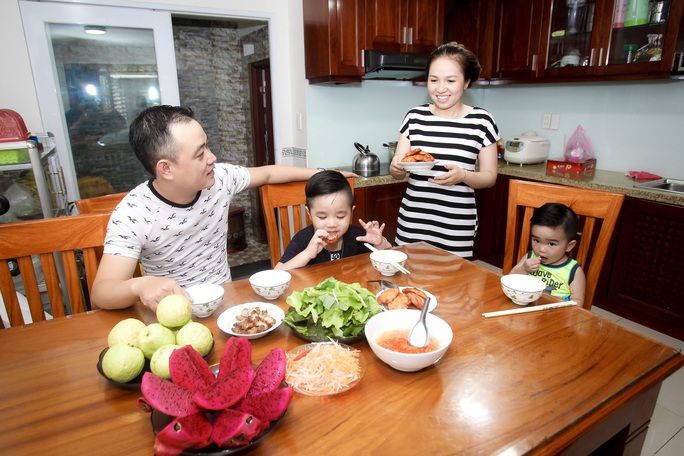 Hoạt động thể chất và dinh dưỡng lành mạnh - Ảnh 1. Hoạt động thể chất và dinh dưỡng lành mạnh - Ảnh 1.