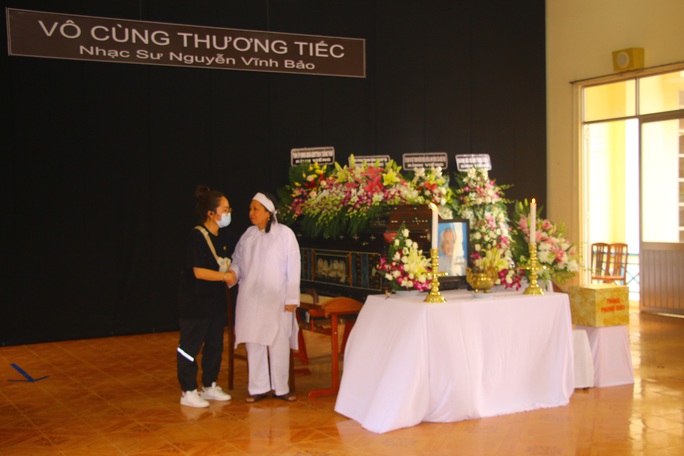 Những hình ảnh tại lễ tang nhạc sư Nguyễn Vĩnh Bảo - Ảnh 3.