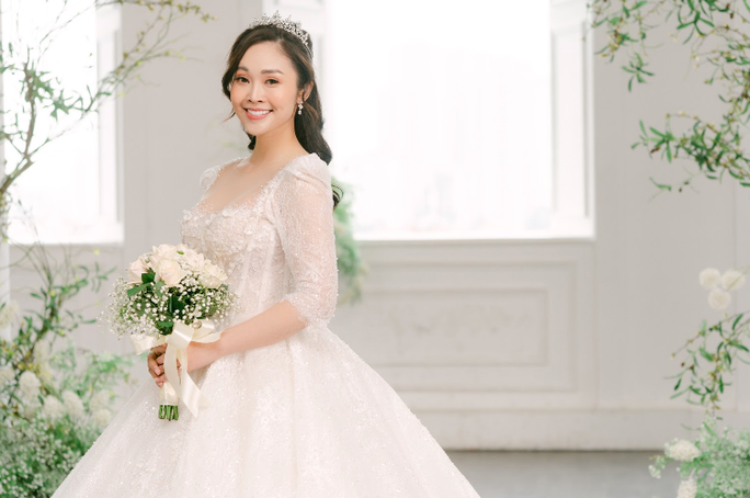 MC nổi tiếng của VTV Thuỳ Linh chia sẻ bộ ảnh cưới tuyệt đẹp với chồng sắp cưới kém 5 tuổi - Ảnh 7.