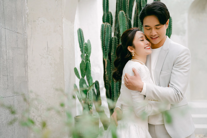 MC nổi tiếng của VTV Thuỳ Linh chia sẻ bộ ảnh cưới tuyệt đẹp với chồng sắp cưới kém 5 tuổi - Ảnh 8.