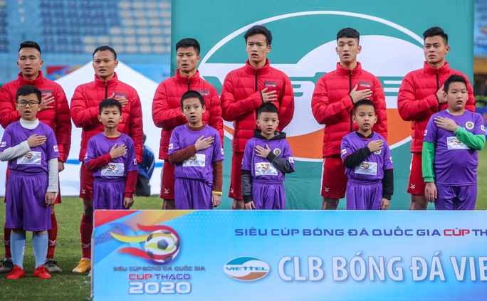 Đánh bại CLB Viettel với tỉ số sít sao 1-0, CLB Hà Nội giành Siêu Cup quốc gia - Ảnh 2.