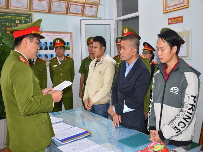 Chiêu thức móc túi tiền bảo hiểm của bác sĩ, điều dưỡng ở Quảng Nam - Ảnh 1.