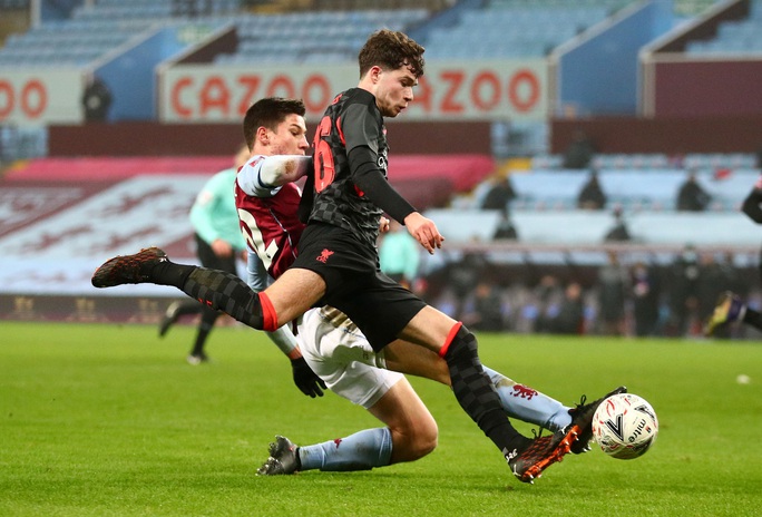 Năm phút ghi 3 bàn, Liverpool đè nghiến chủ nhà Aston Villa ở FA Cup - Ảnh 1.