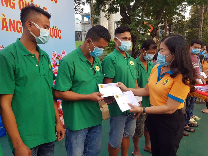 Mang Tết đến đoàn viên nghiệp đoàn - Ảnh 1.