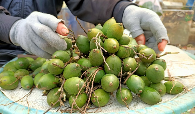 Đồ cúng gia tiên tăng giá phi mã những ngày cận Tết - Ảnh 5.