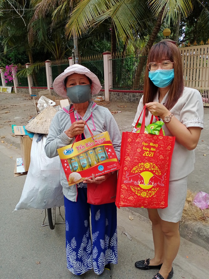 Tết ấm cho người vô gia cư trao quà cho người dân tại Cần Thơ - Ảnh 13.