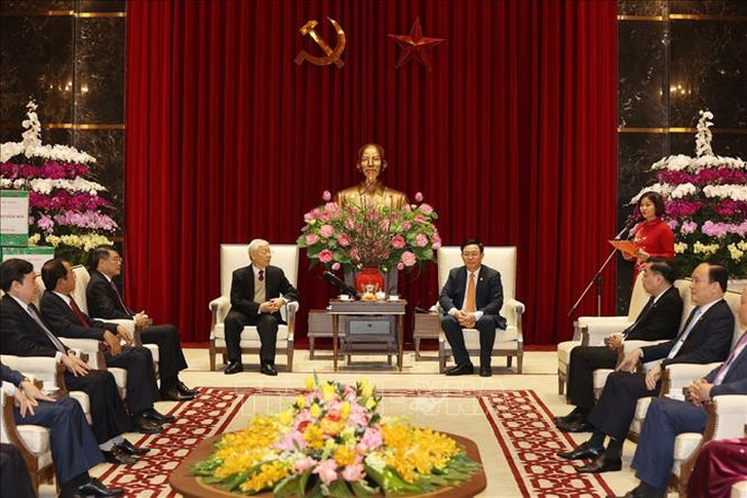 Tổng Bí thư, Chủ tịch nước chúc Tết người dân Hà Nội bên Tượng đài Lý Thái Tổ - Ảnh 7.