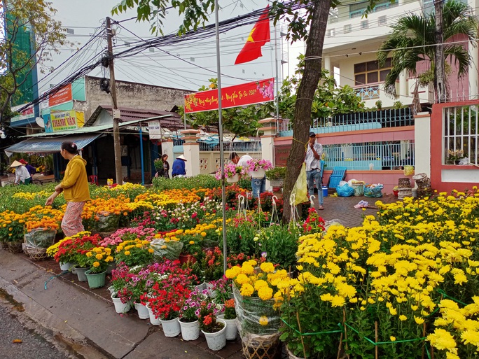 Cần Thơ bàn giải pháp hỗ trợ người bán hoa kiểng - Ảnh 3.