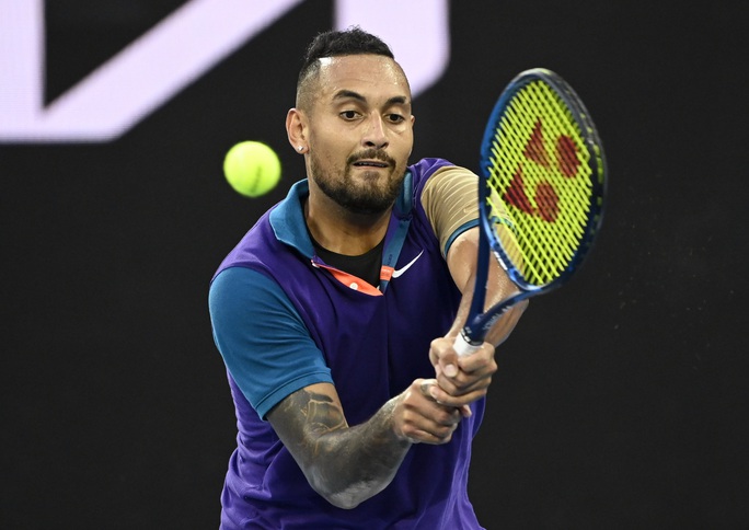 Gã trai hư Kyrgios bị quật ngã bởi Dominic Thiem - Ảnh 4.