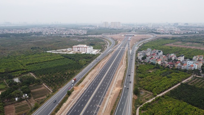 Toàn cảnh những công trình gỡ ùn tắc giao thông cho Hà Nội thời gian qua - Ảnh 6.