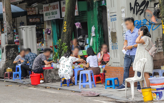 Hà Nội đóng cửa quán ăn đường phố, trà đá, cà phê vỉa hè từ 0 giờ ngày 16-2 - Ảnh 2.
