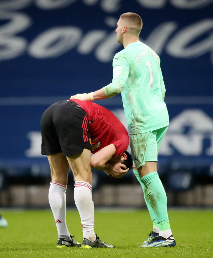 Trọng tài giải cứu chủ nhà, Man United mất điểm cay đắng trước West Brom - Ảnh 10.