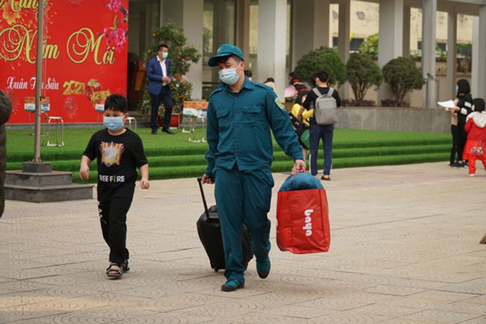 Chống Covid-19 xuyên Tết - Ảnh 4.