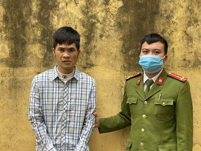 Nam thanh niên thông chốt kiểm soát dịch Covid-19, đấm vào mặt phó công an xã - Ảnh 1.