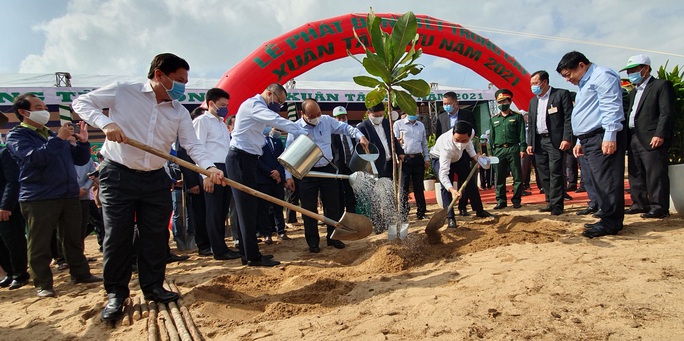 Thủ tướng Nguyễn Xuân Phúc phát động Tết trồng cây tại Phú Yên - Ảnh 6.