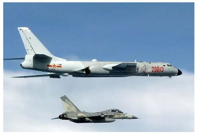 Trung Quốc tập trận, Đài Loan huy động cả máy bay và tên lửa - Ảnh 2.