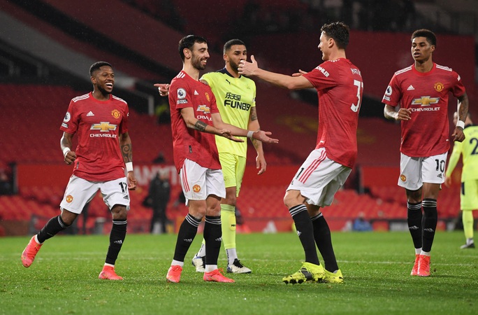 Thắng thuyết phục Newcastle, Man United mạnh mẽ về ngôi nhì bảng - Ảnh 8.