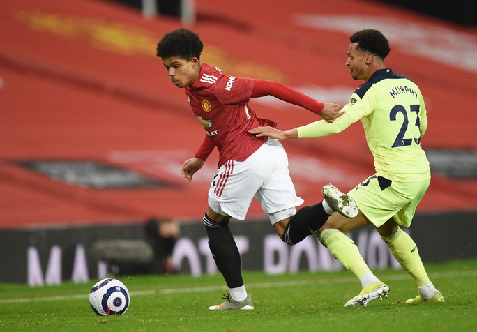 Thắng thuyết phục Newcastle, Man United mạnh mẽ về ngôi nhì bảng - Ảnh 9.