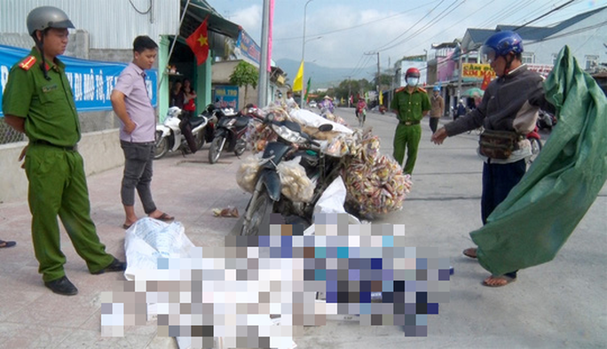 Gã đàn ông giả dạng người bán bắp nổ để làm chuyện mờ ám - Ảnh 2. Gã đàn ông giả dạng người bán bắp nổ để làm chuyện mờ ám - Ảnh 2.