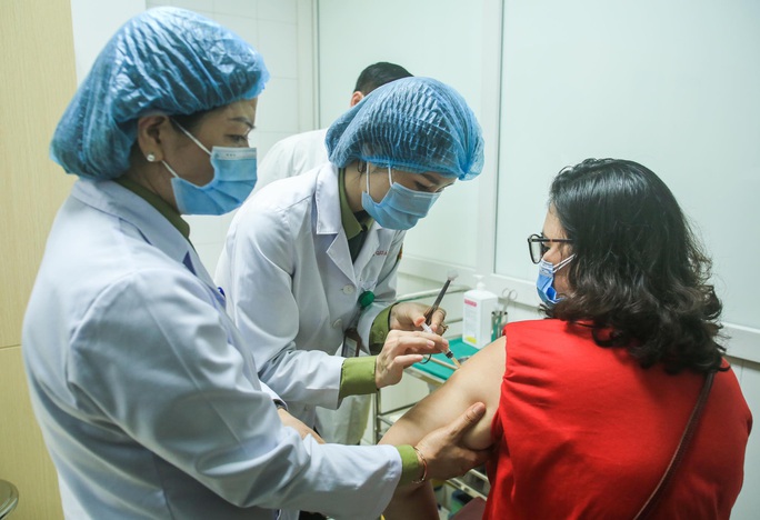 CLIP: Many volunteers registered to test Covid-19 vaccine at the age of 60-70 - Photo 23. CLIP: Many volunteers registered to test Covid-19 vaccine at the age of 60-70 - Photo 23.