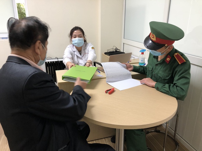 CLIP: Many volunteers registered to test Covid-19 vaccine at the age of 60-70 years - Photo 4. CLIP: Many volunteers registered to test Covid-19 vaccine at the age of 60-70 years - Photo 4.