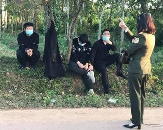 Diễn biến mới nhất vụ nhóm người Trung Quốc bỏ chạy sau cuộc gọi khẩn - Ảnh 1. Diễn biến mới nhất vụ nhóm người Trung Quốc bỏ chạy sau cuộc gọi khẩn - Ảnh 1.